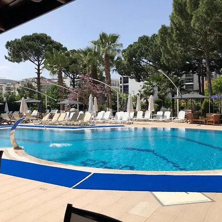 Opus Apartahotel