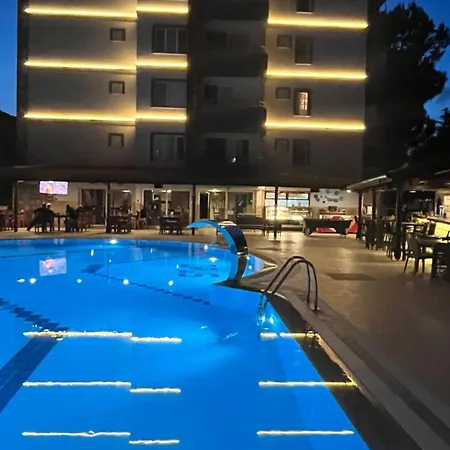 Opus Lägenhetshotell Kusadası