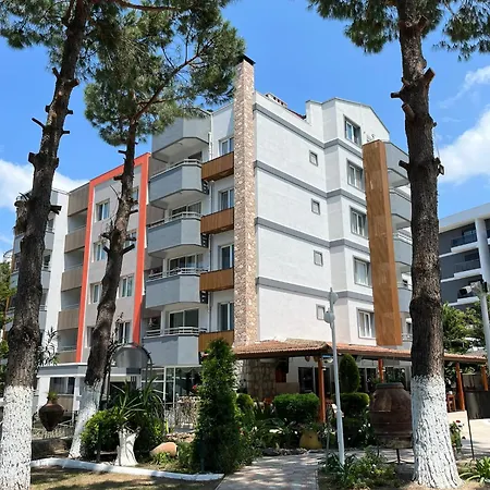Opus Lägenhetshotell Kusadası