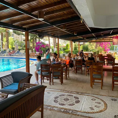 Opus Lägenhetshotell Kusadası