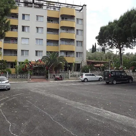Opus Apartahotel 3*