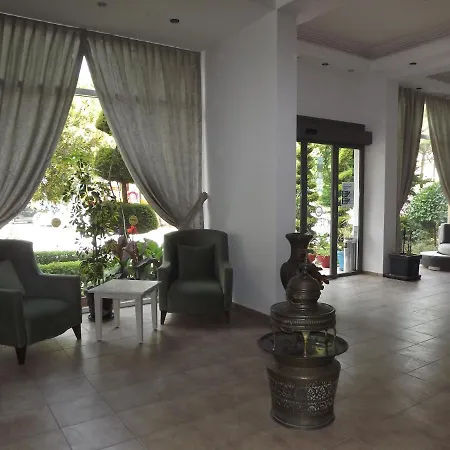 Opus Apartahotel 3*